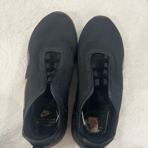 Nike Men's Black and Gold Slip-On Athletic Shoes